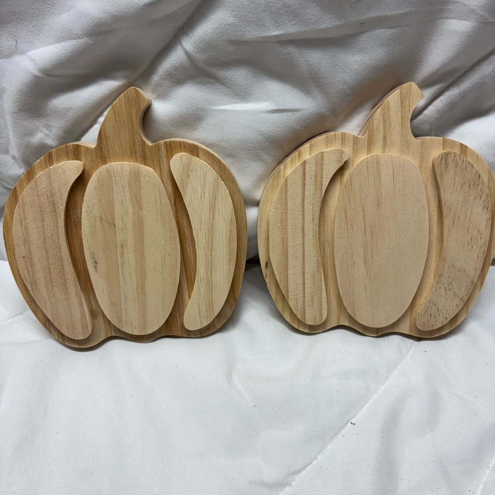Mondo Llama Layered Pumpkin
Standing Natural Wood Set of 2- perfect for craft